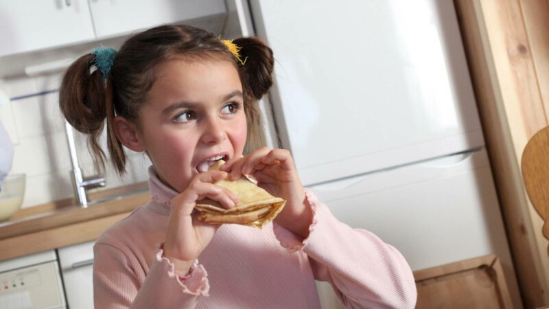 Intolérant au lactose, aux œufs ou au gluten : comment manger (quand même) des crêpes ?