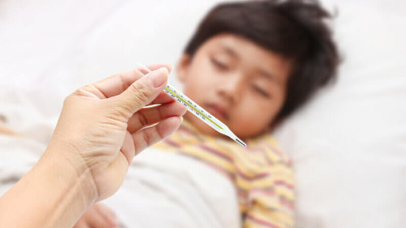 Comment traiter la fièvre de l’enfant ?