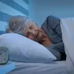 femme âgée qui dort