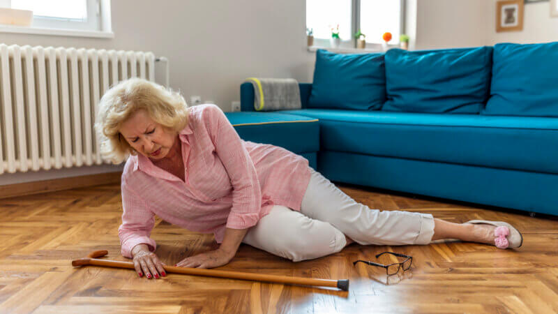 Seniors : comment prévenir les chutes ?