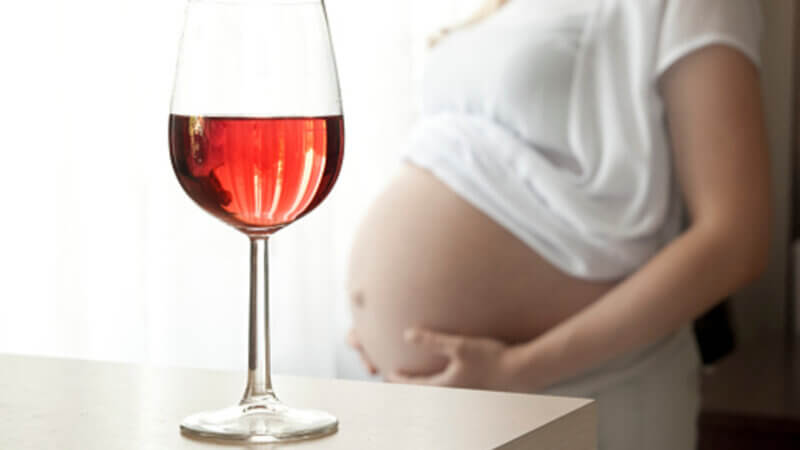 Avec l’allaitement, l’alcool en sourdine