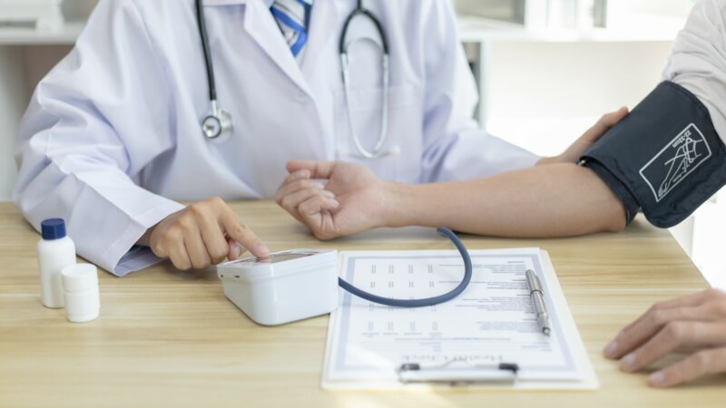 Le syndrome de la blouse blanche : une hypertension face au médecin