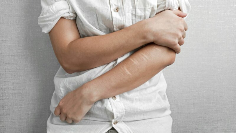 Tentative de suicide et automutilation : de plus en plus de jeunes filles hospitalisées