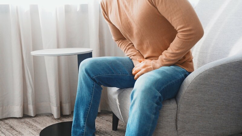 Douleurs testiculaires : identifier la cause pour réagir en cas d’urgence