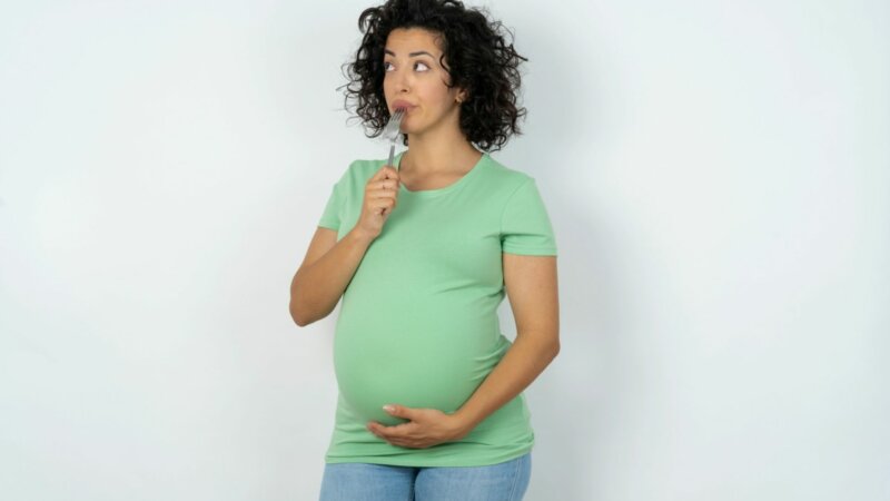 Vitamines, prébiotiques durant la grossesse :  utiles pour prévenir les allergies chez l’enfant ?