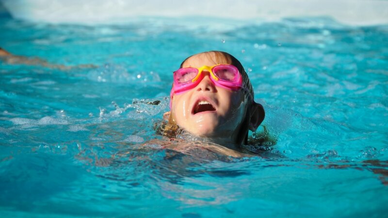 Eau de mer : que risque-t-on à boire la tasse ?