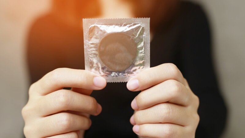 IST : les jeunes utilisent de moins en moins de préservatifs