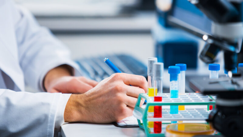 Tests génétiques en cancérologie : l’accès à l’innovation freinée pour motifs financiers