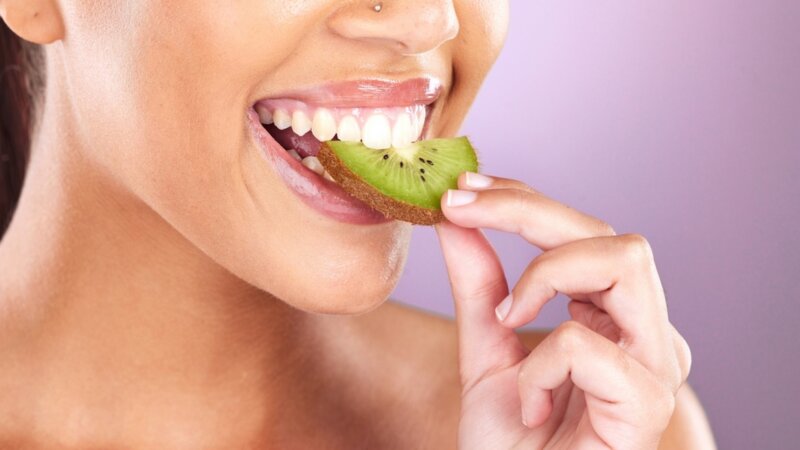 La peau du kiwi : un trésor nutritionnel caché ?