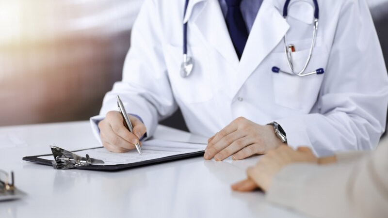 Accès aux médecins spécialistes : des délais toujours plus longs… même pour les généralistes