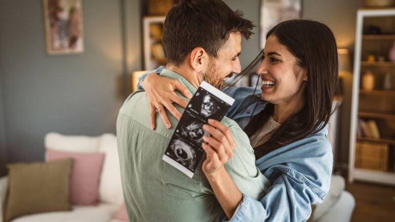 Médicaments pris par le père : quels risques pour l’enfant à naître ?