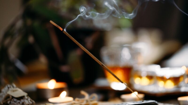 Asthme, allergies : les dangers de l’encens