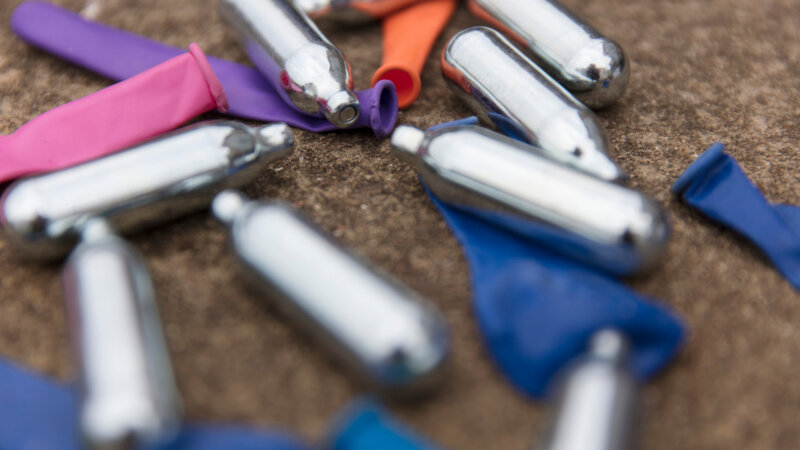 Protoxyde d’azote récréatif : une 1ère téléconsultation pour limiter le risque d’addiction