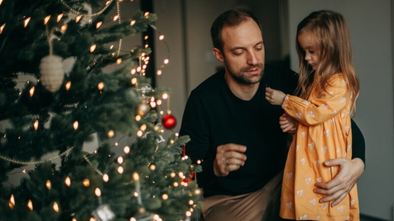 Parents séparés : gérer son premier Noël…