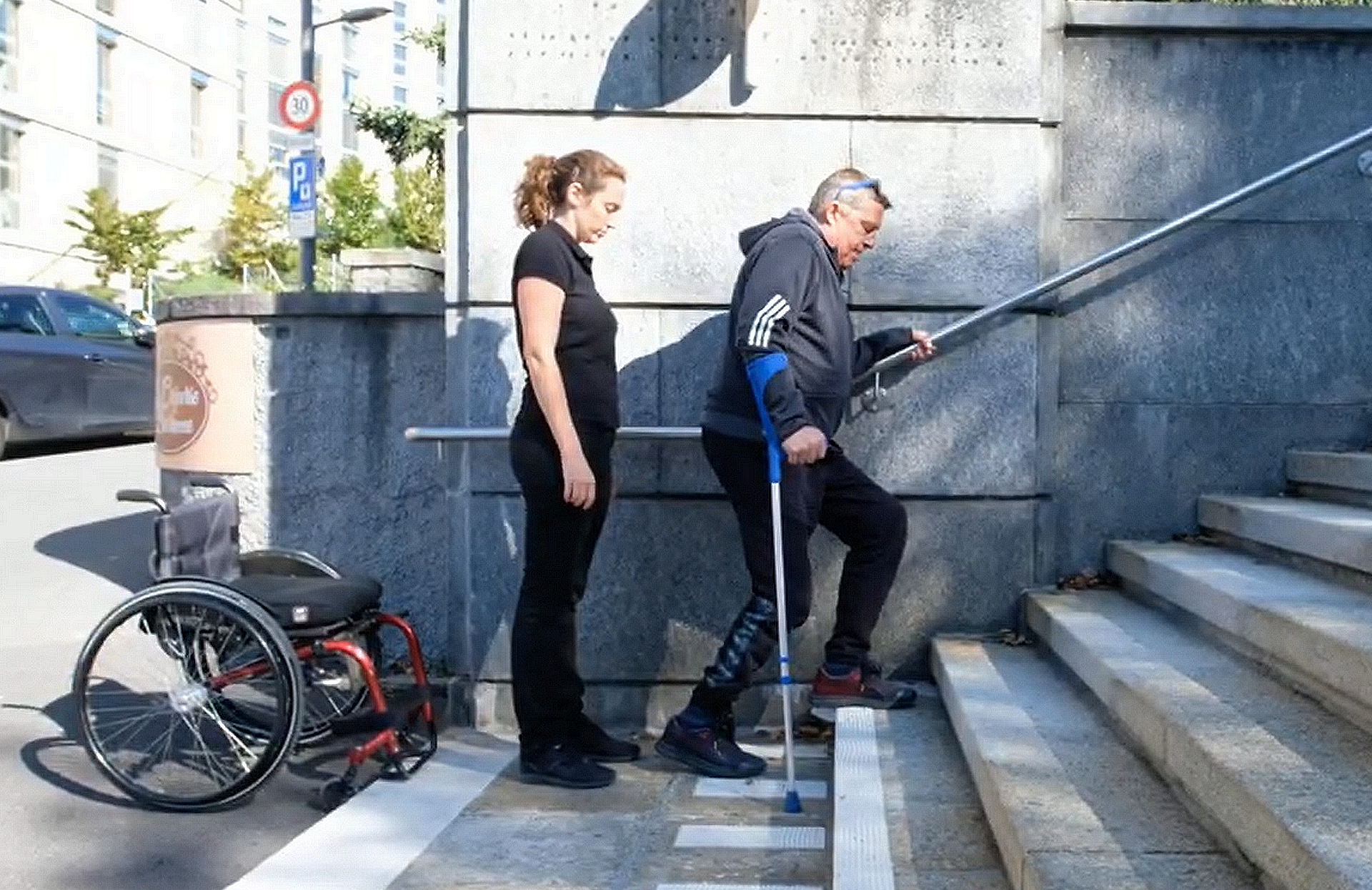 Deux patients paralysés remarchent grâce à une stimulation cérébrale