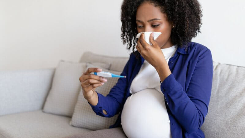 Grippe : les femmes enceintes protégées contre les formes graves ?