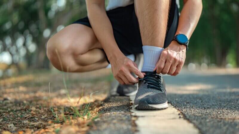Les bienfaits insoupçonnés de la marche et la course à reculons
