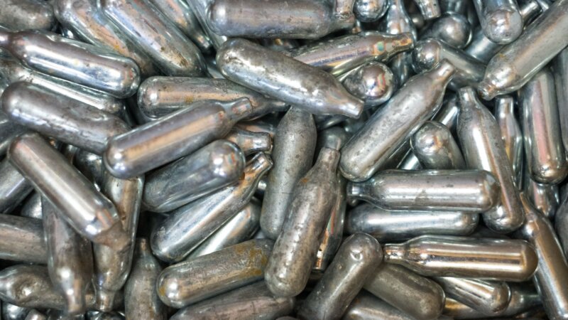 Protoxyde d’azote : une proposition de loi pour en interdire la vente aux particuliers