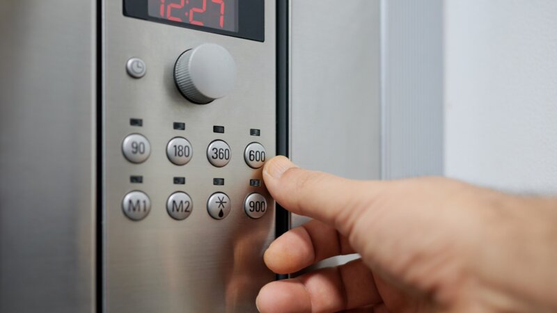 Quels aliments ne pas mettre au micro-ondes ?
