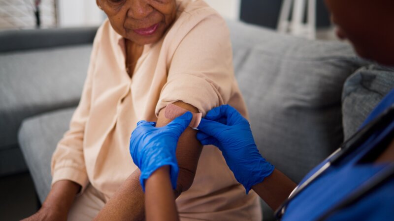 Epidémie de grippe : une faible efficacité du vaccin chez les 65 ans et plus