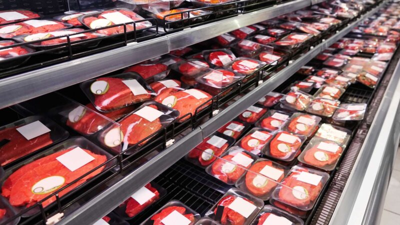 En excès, la viande rouge et transformée augmente le risque de démence
