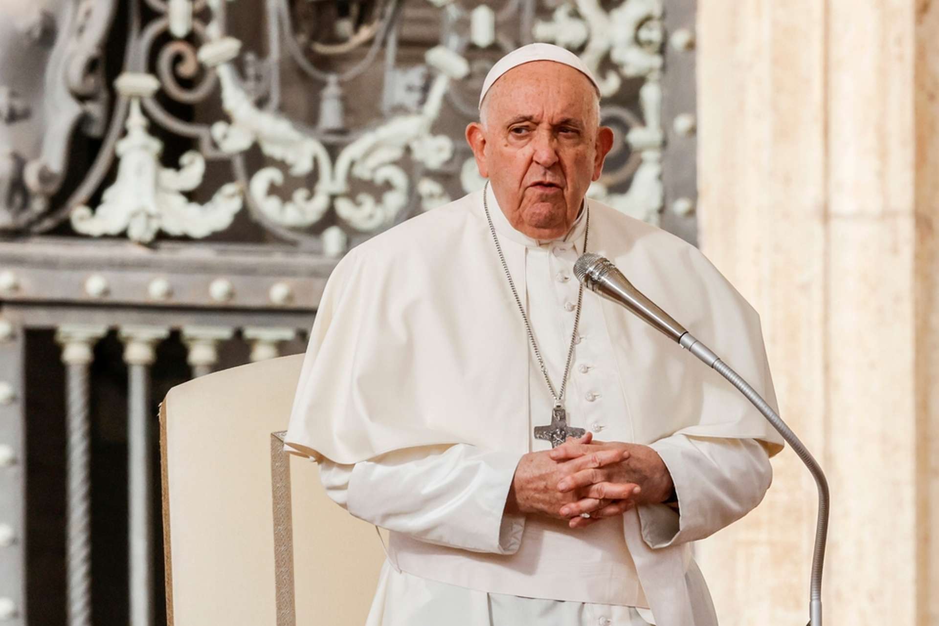 Le Pape François hospitalisé : qu’est-ce qu’une infection respiratoire polymicrobienne ?