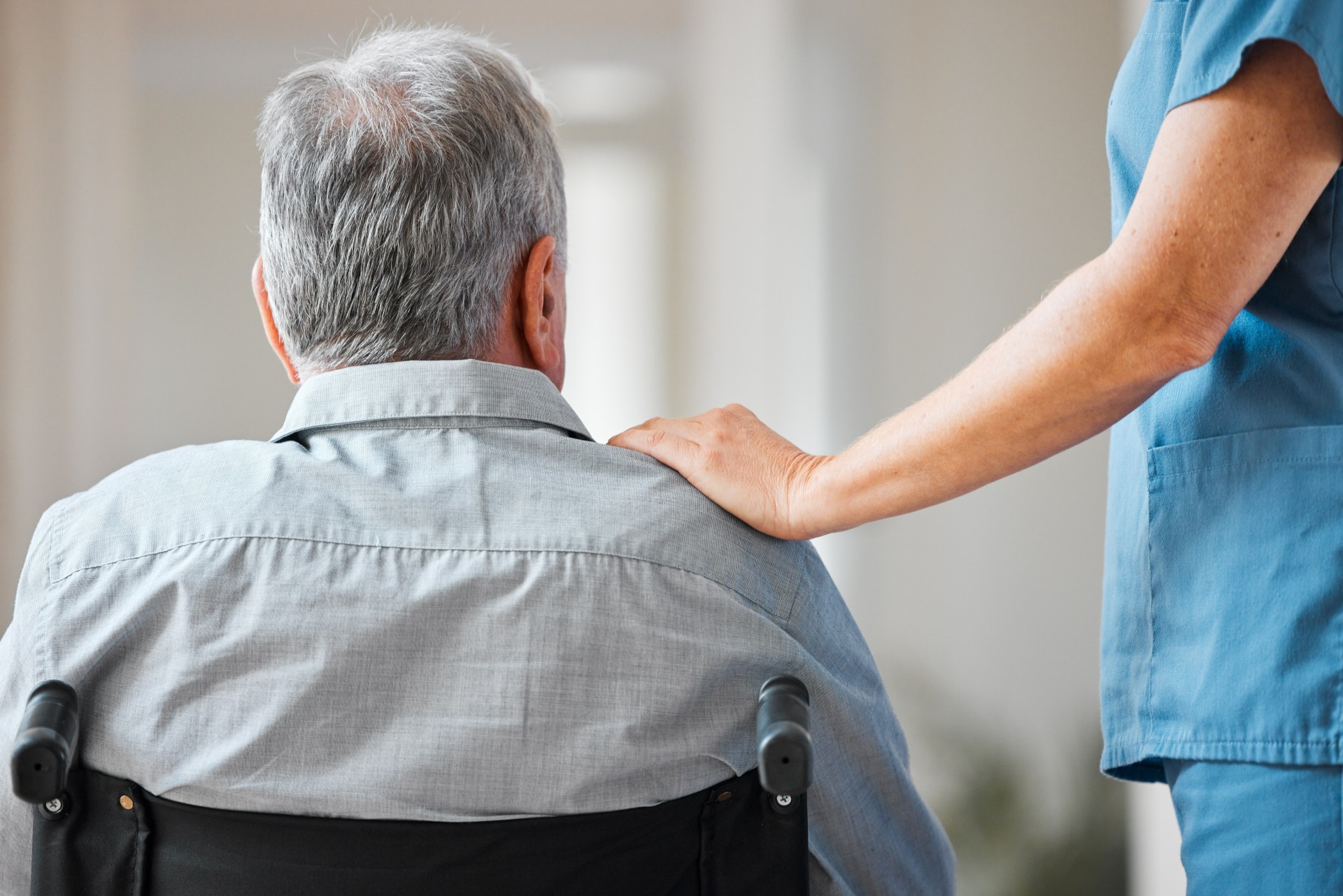 Maladie de Parkinson : une fin de vie sans l’accompagnement d’un aidant, la double peine