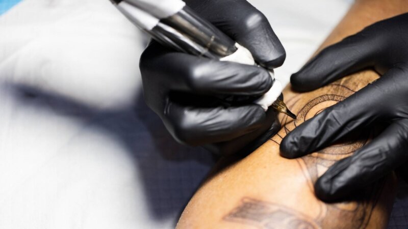 Tatouages : un risque accru de cancer ?