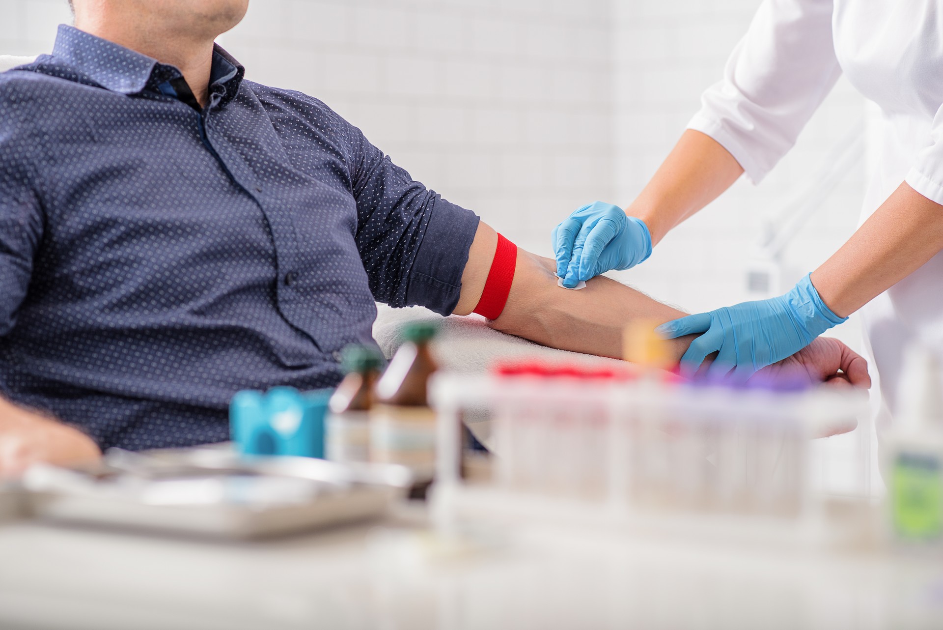 Maladie d’Alzheimer : les Etats-Unis autorisent le premier test sanguin