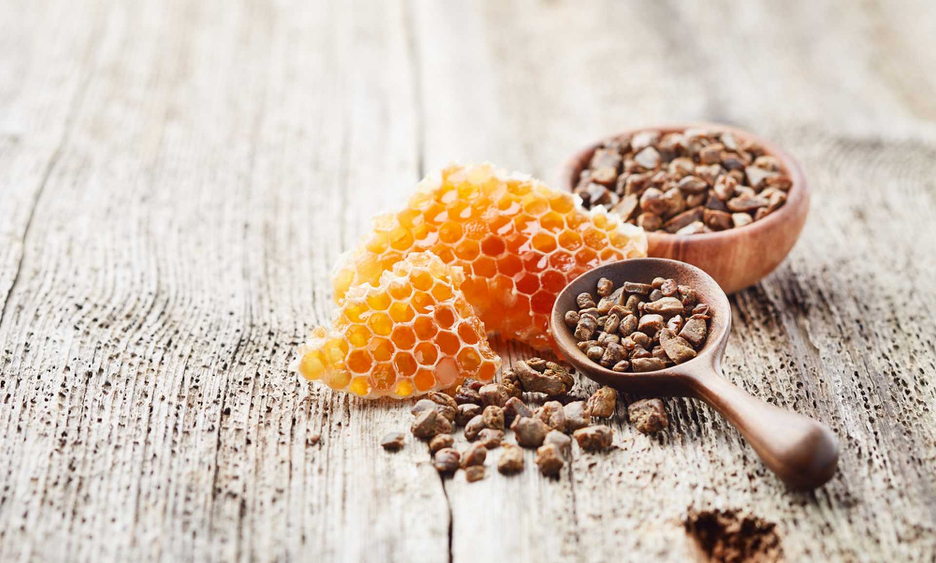 La propolis, un remède miracle contre l’acné ?