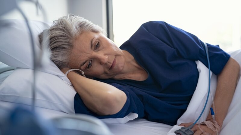 Gaslighting médical : quand les symptômes des femmes ne sont pas pris au sérieux