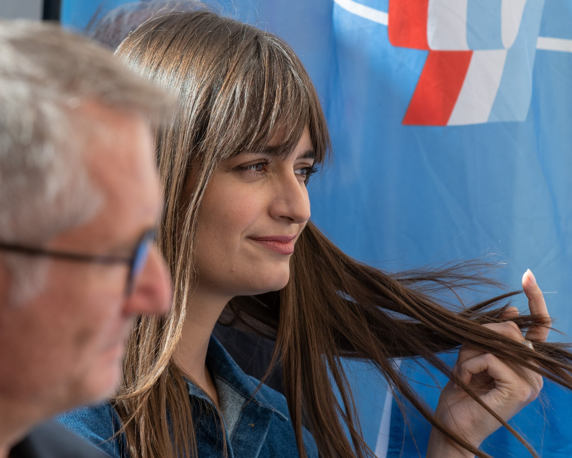 Tremblement essentiel : qu’est-ce que cette maladie neurologique dont souffre Clara Luciani ?