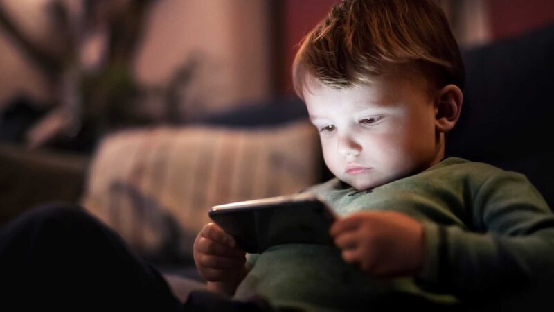 Sommeil, attention, apprentissage… les effets dévastateurs des écrans sur les enfants