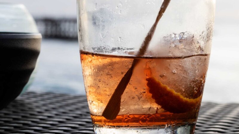 Soumission chimique : une touillette pour détecter les drogues dans votre verre