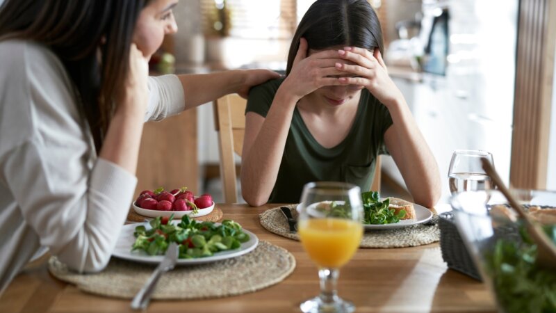 Journée internationale des TCA : quand les troubles des conduites alimentaires s’immiscent dans la famille