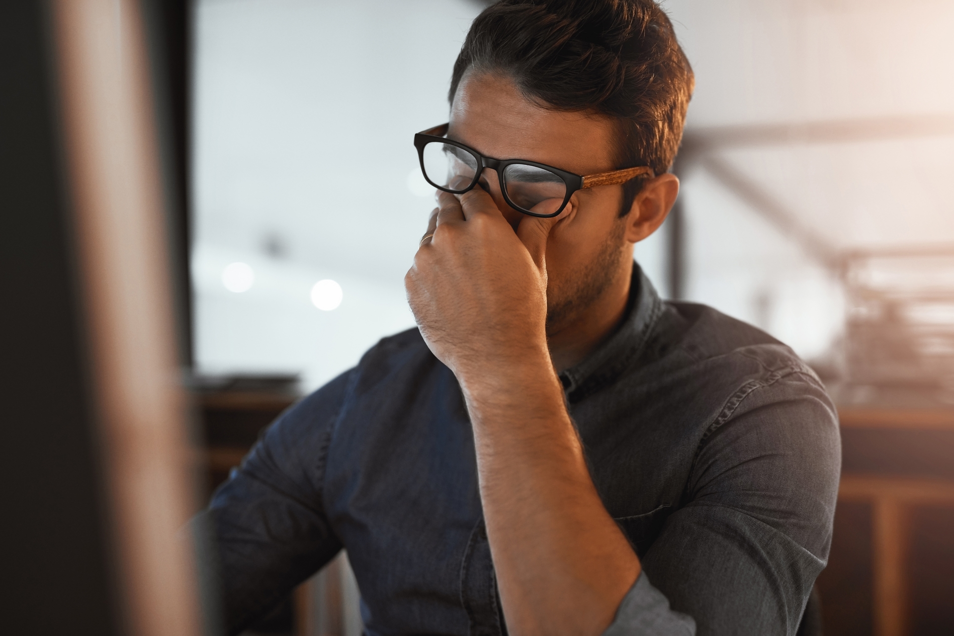 Le port de lunettes, de plus en plus occasionnel