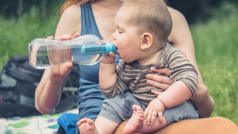 Canicule : protégez votre bébé de la déshydratation et des coups de chaleur