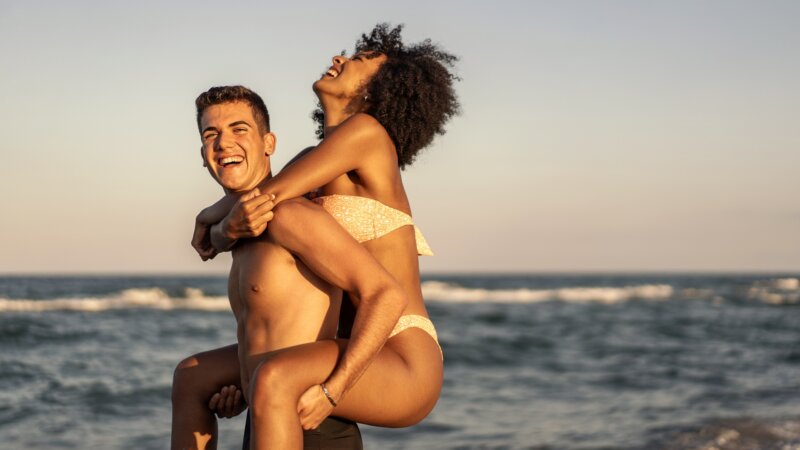 Relations estivales : qu’est-ce que la tendance du summer shading ?