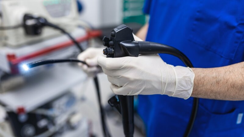 Coloscopies : assistés par l’IA, les professionnels de santé perdraient en compétence