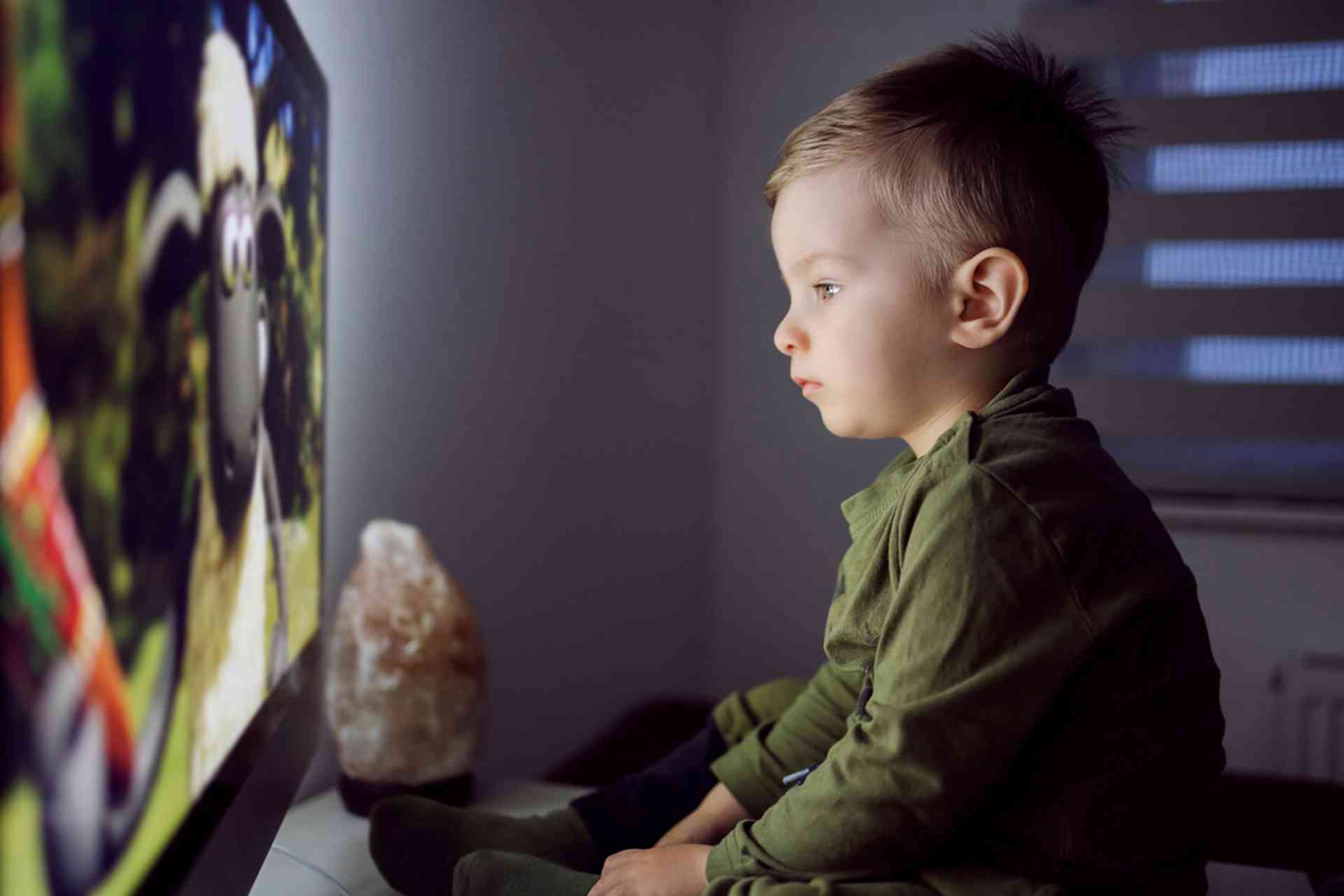 Chaque heure passée devant un écran augmente les risques cardiaques chez les jeunes