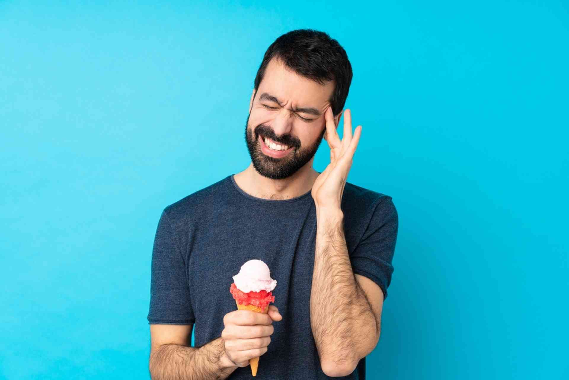 Pourquoi manger une glace donne mal à la tête ?