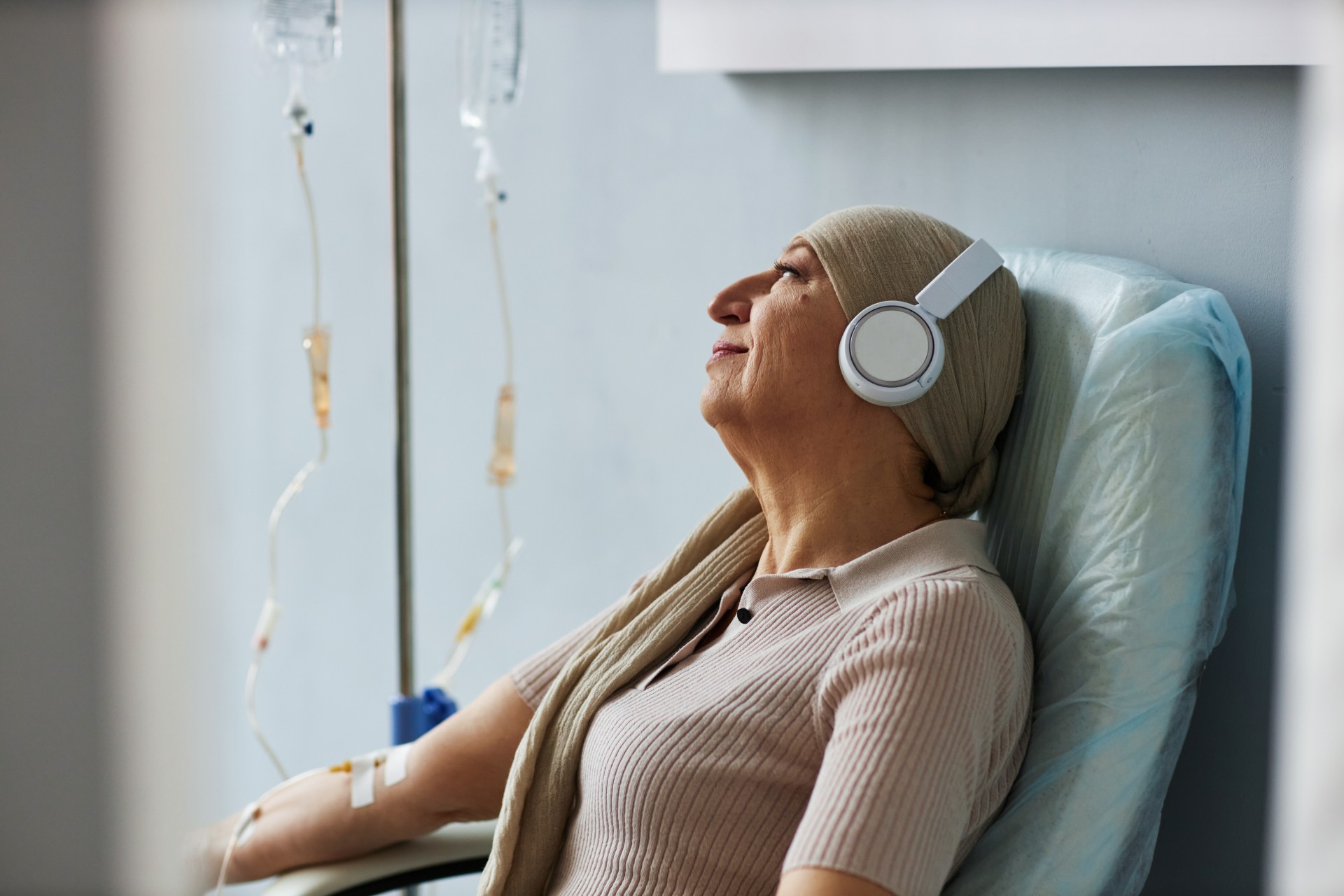 Cancer du sein : une étude remet en cause l’utilité de la chimiothérapie après 70 ans