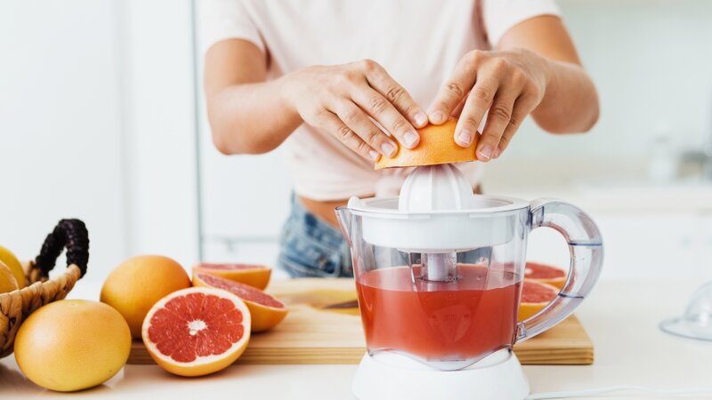 Médicaments et aliments : ces 6 cocktails à éviter 