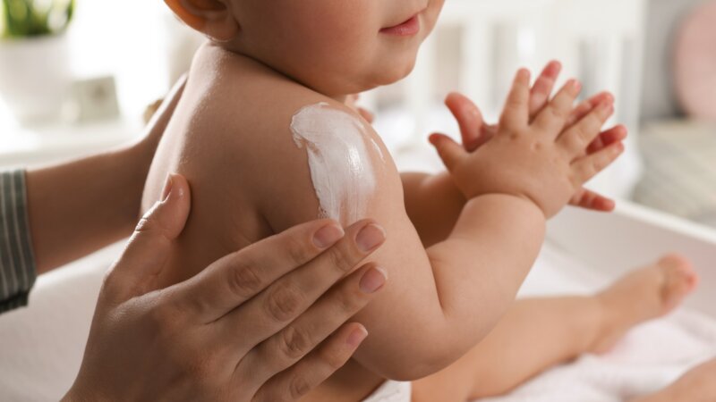 Vaccin : un massage à la place d’une injection ?