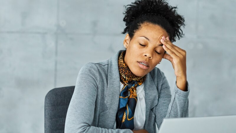 Migraine : la santé mentale, les liens sociaux et les capacités cognitives également affectés