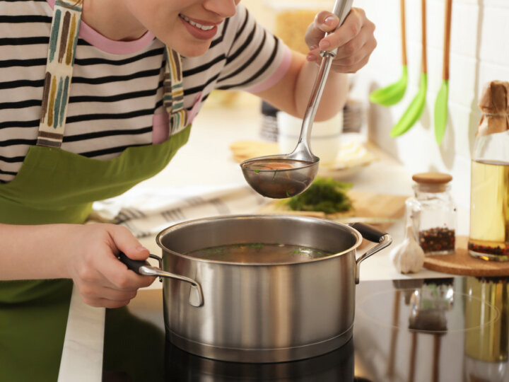 Le bouillon, un concentré de santé qui revient en force