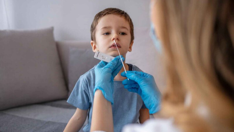 Le risque de Covid long double chez les enfants après une deuxième infection