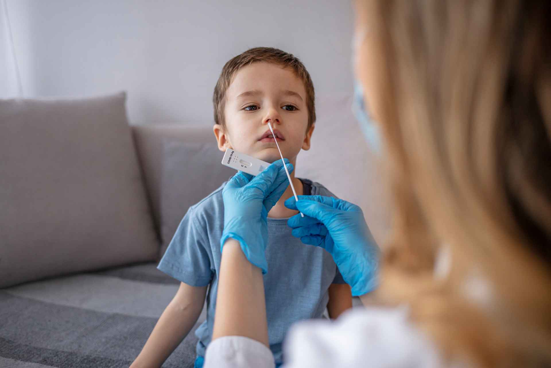 Le risque de Covid long double chez les enfants après une deuxième infection