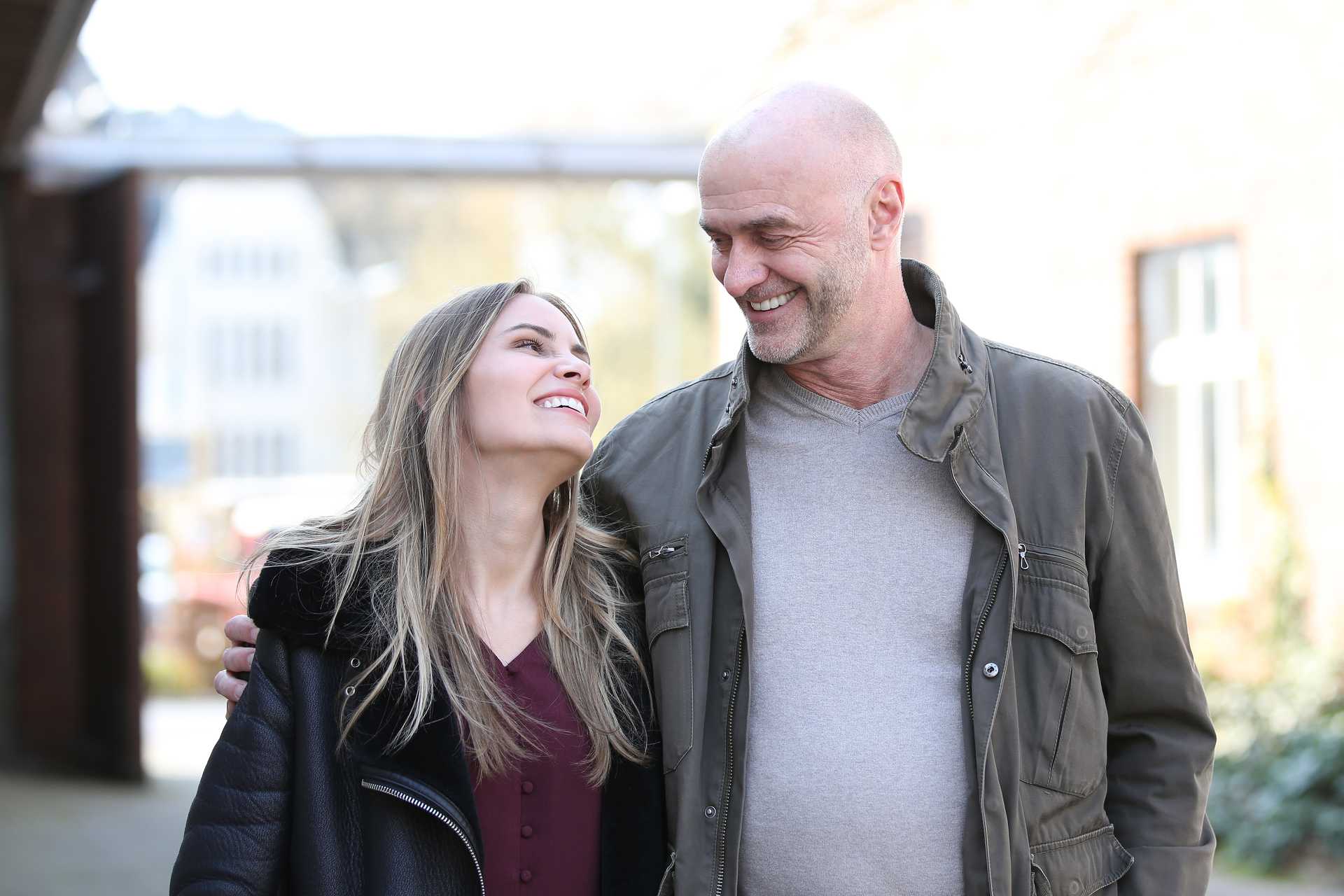 Couple : comment la différence d’âge peut-elle impacter la sexualité ?