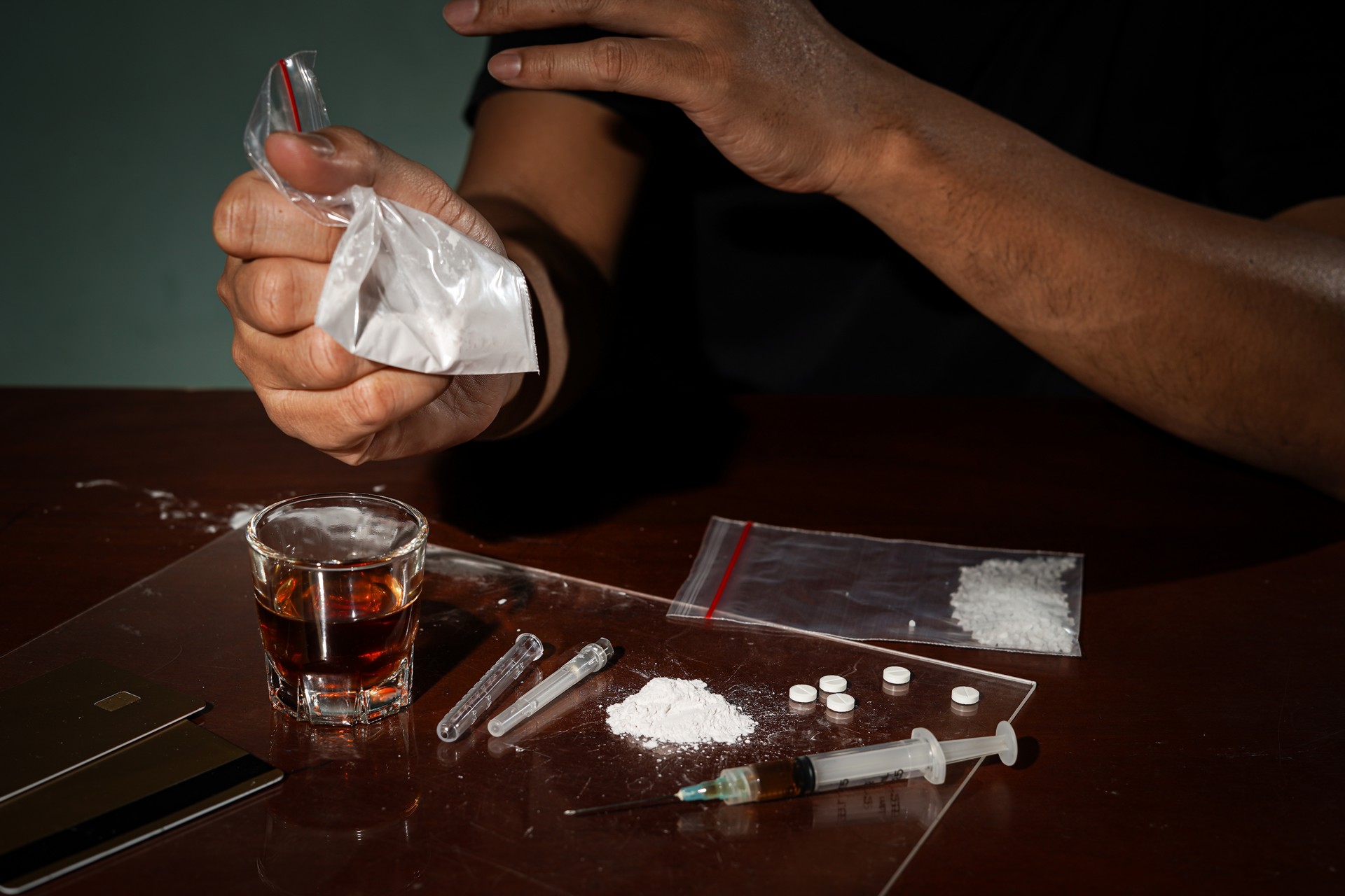 Dépendance ou addiction, trop souvent confondues